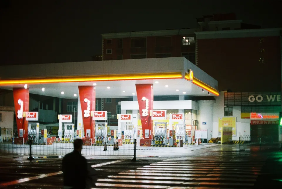 Quầy dầu nhớt